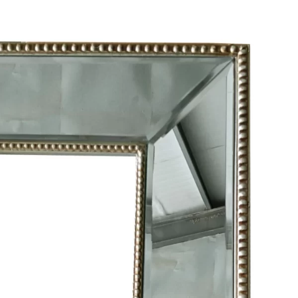 Natalia Mirror